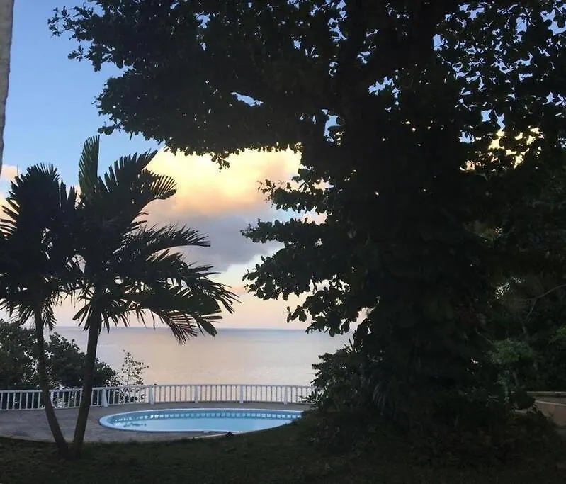 Tower Isles Condo With Sea Views 아파트